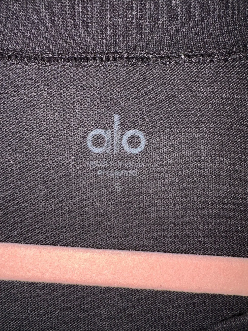 ALO Yoga Black Long Sleeve Crewneck Top